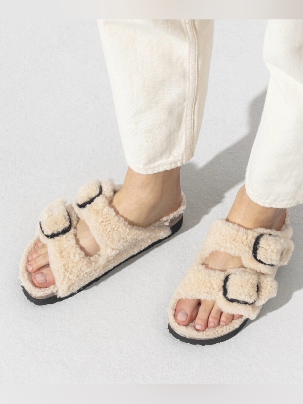 Birkenstock Arizona Big Buckle Shearling sandals in the Teddy Eggshell, Size 11